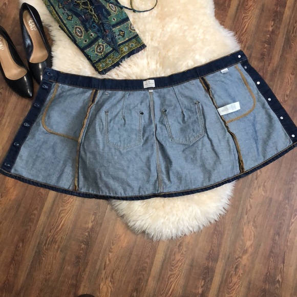 FRENCH CONNECTION- Denim button up mini skirt size XXS. - Picture 13 of 13